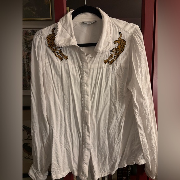 Never Fully Dressed leaping leopard blouse 🐆 - Picture 3 of 4